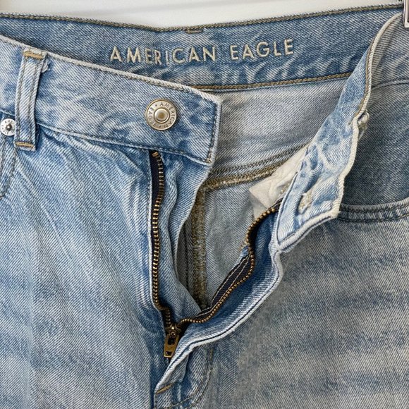 American Eagle Womens Size 8 Short Mom Jeans Light Wash Faded Distressed Ripped - Picture 10 of 14